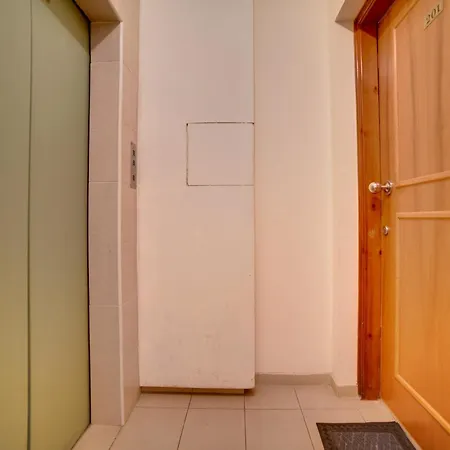 Cozy Mackenzie Getaway