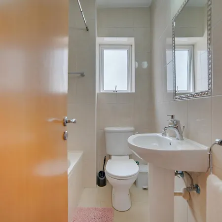 Cozy Mackenzie Getaway * Larnaca