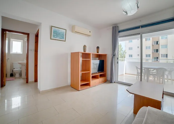 Cozy Mackenzie Getaway